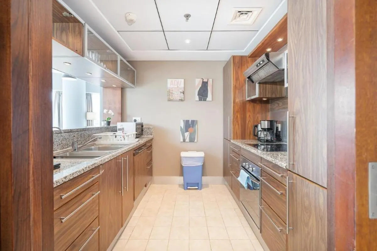 2 Bedroom Apartment Full Marina View Dubai